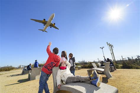 como llegar al mirador aeropuerto del prat|Este es el mejor punto para ver los aviones del。